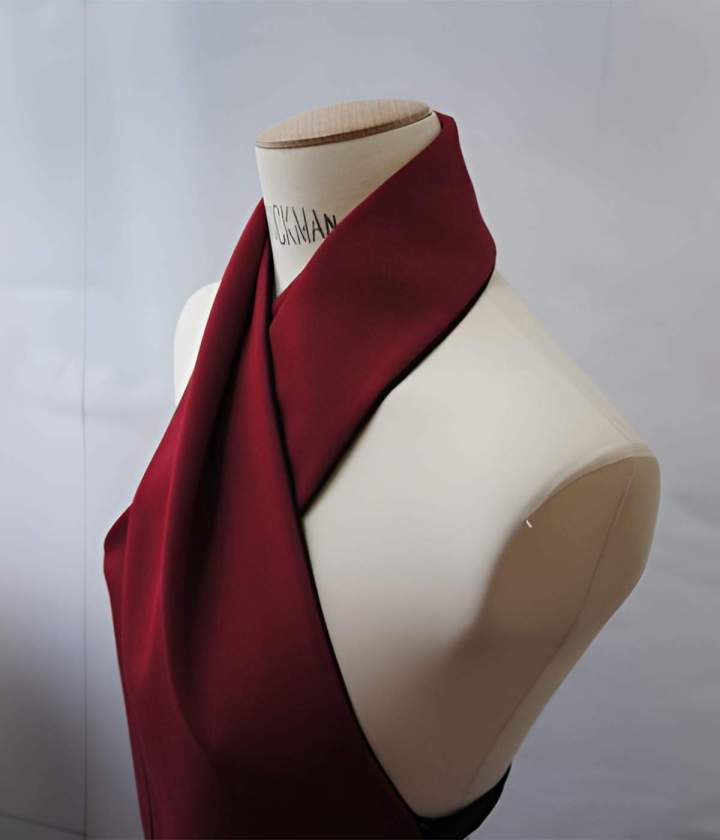 Confection de top dos nu Paris